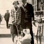 0003_Grammie, Grandpa, Leslie, Brenda_1940